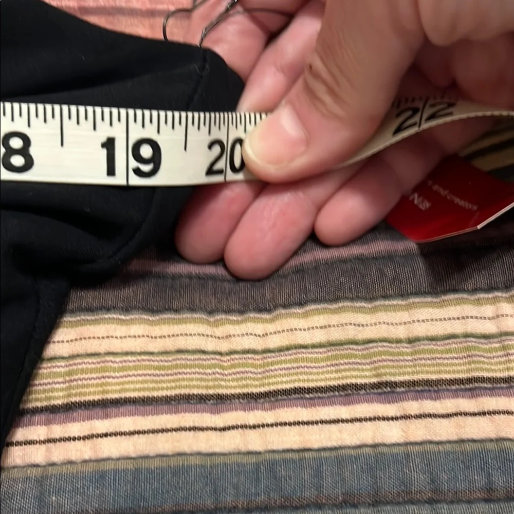 Carbon38 Black Tank Top - Picture 3 of 4